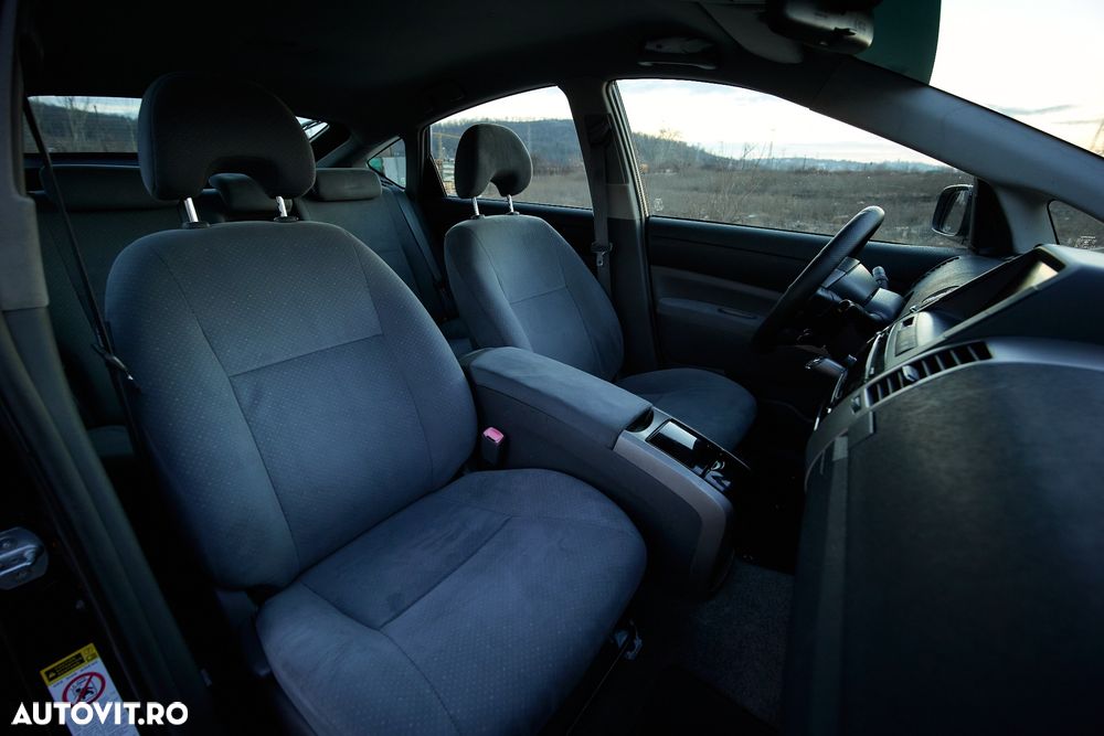 Toyota Prius (Hybrid) Luna - 9