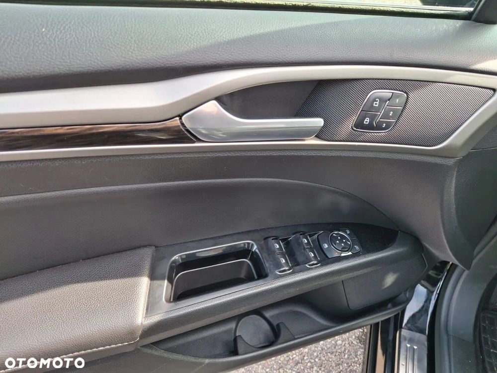 Ford Fusion - 7