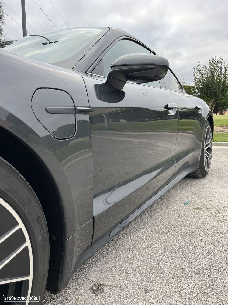 Porsche Taycan Turbo - 24