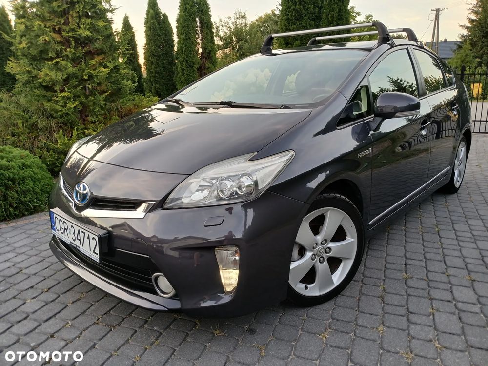 Toyota Prius (Hybrid) Executive - 2