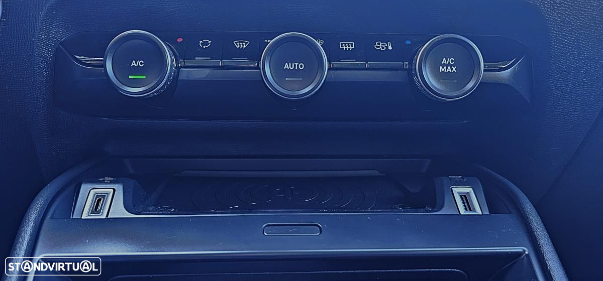 Citroën C4 BlueHDi 130 Stop&Start EAT8 SHINE - 22