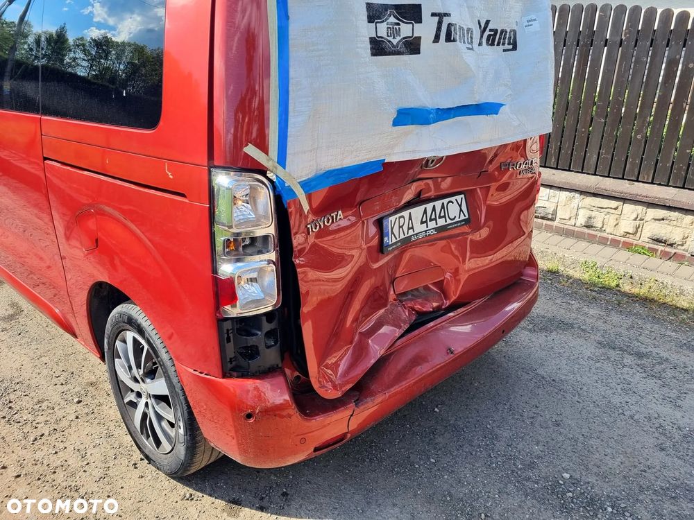 Toyota ProAce Kombi D-4D Medium 2,8t - 4
