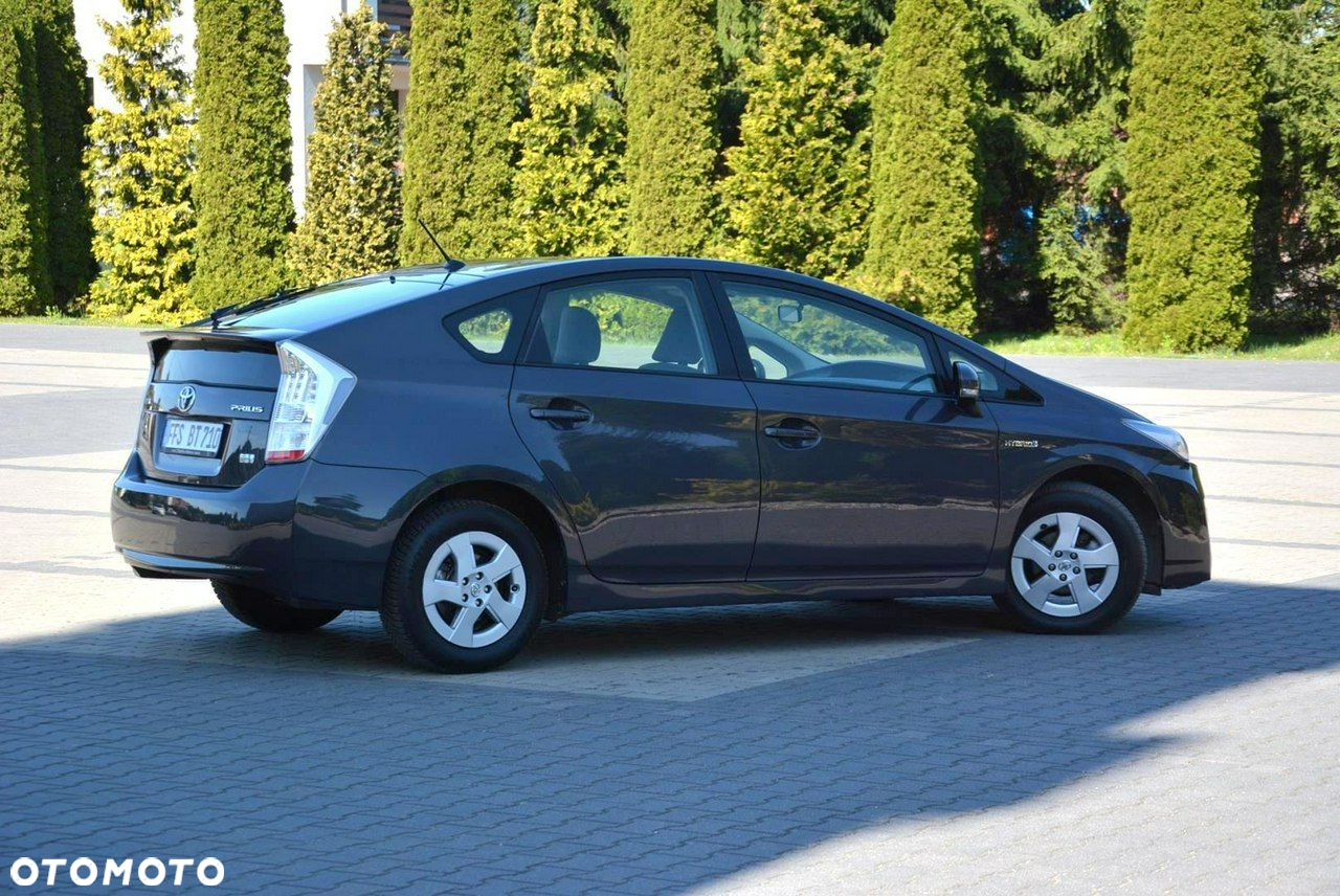 Toyota Prius - 12