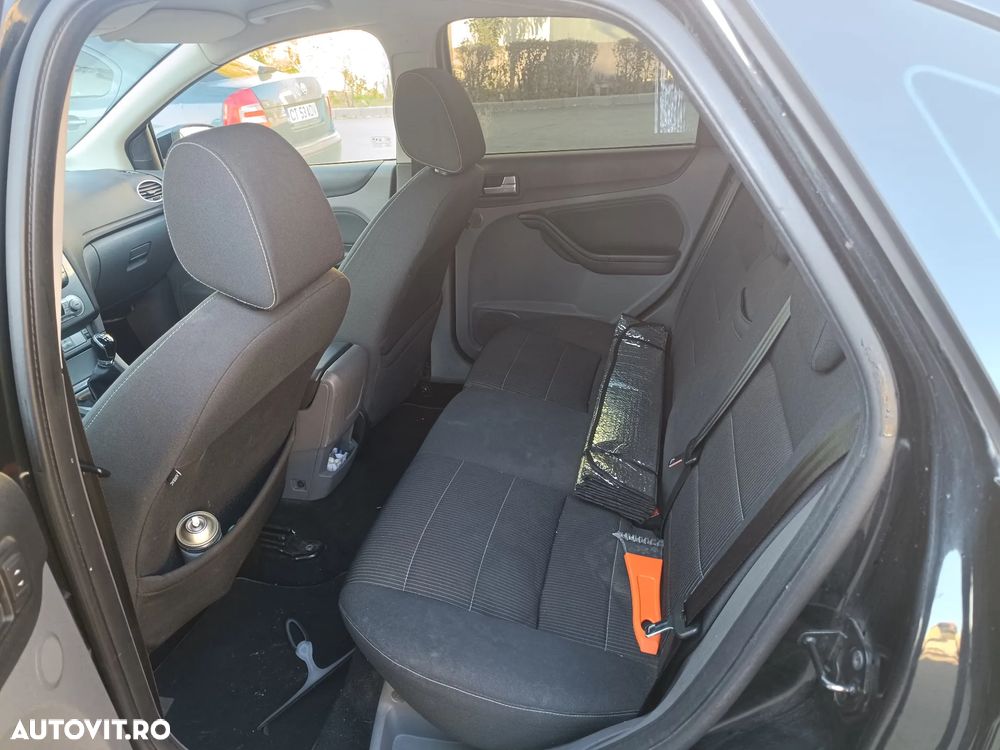 Ford Focus 1.6 TDCi DPF Titanium - 17