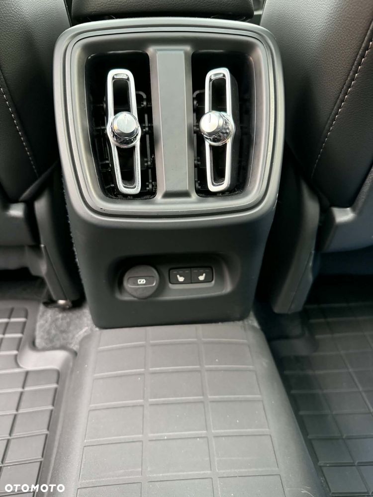 Volvo XC 40 B5 AWD Ultimate Bright - 12