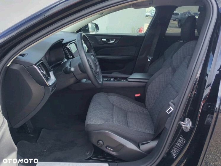 Volvo V60 B3 B Momentum Core - 4