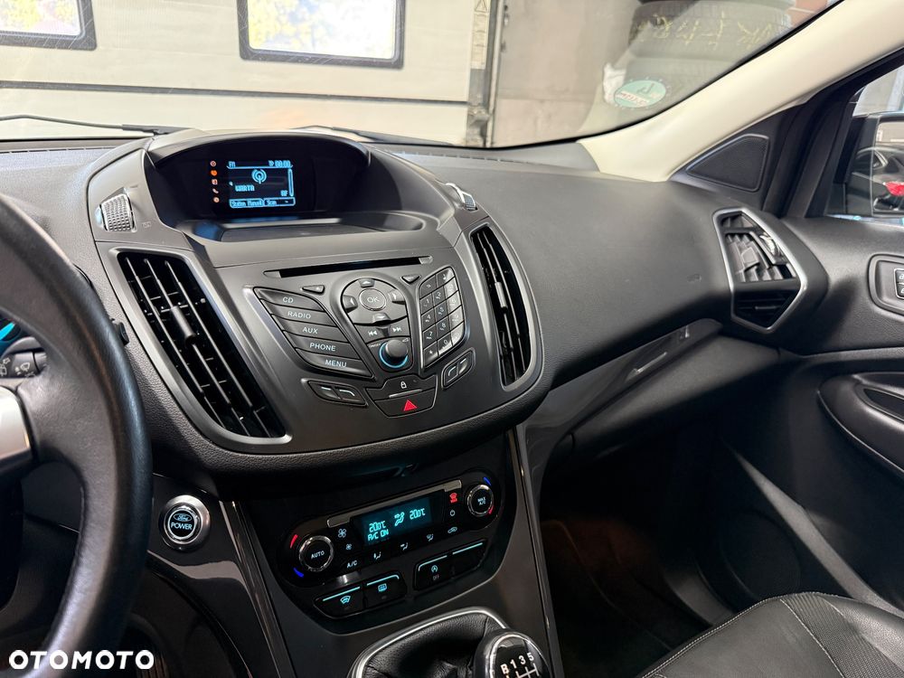 Ford Kuga 1.6 EcoBoost 2x4 Titanium - 19