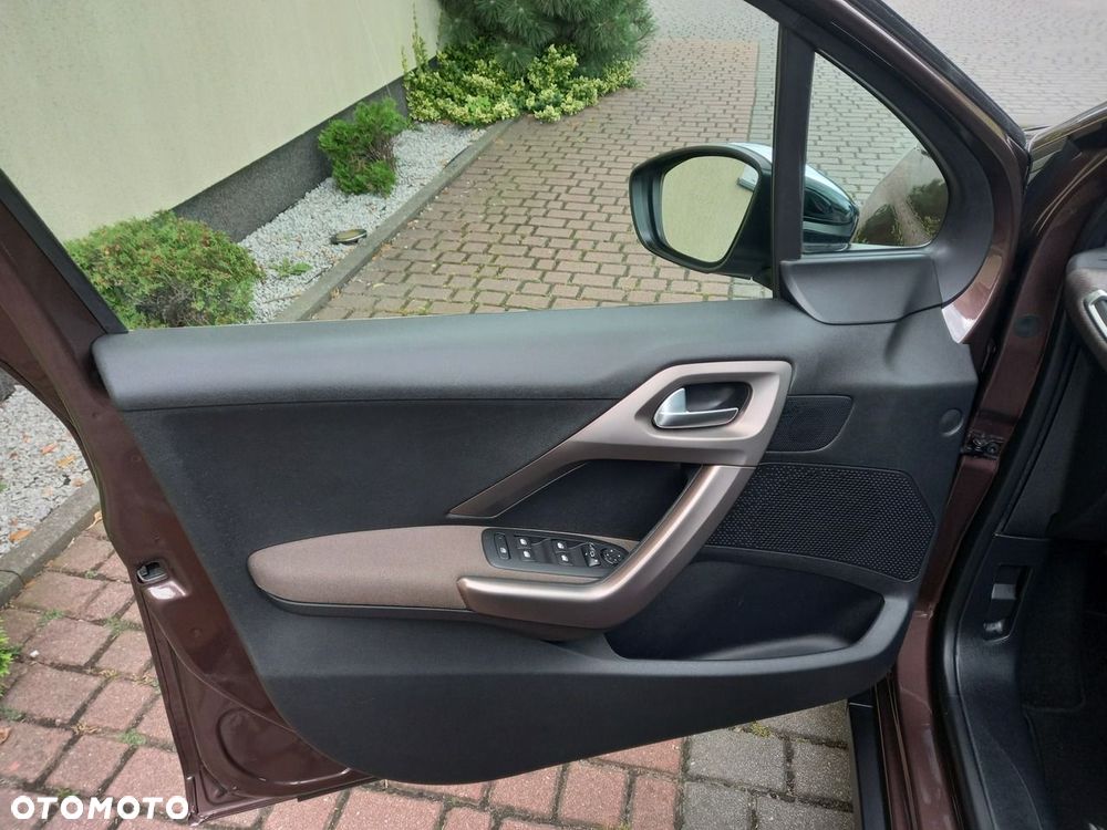 Peugeot 2008 1.6 VTi Allure - 27
