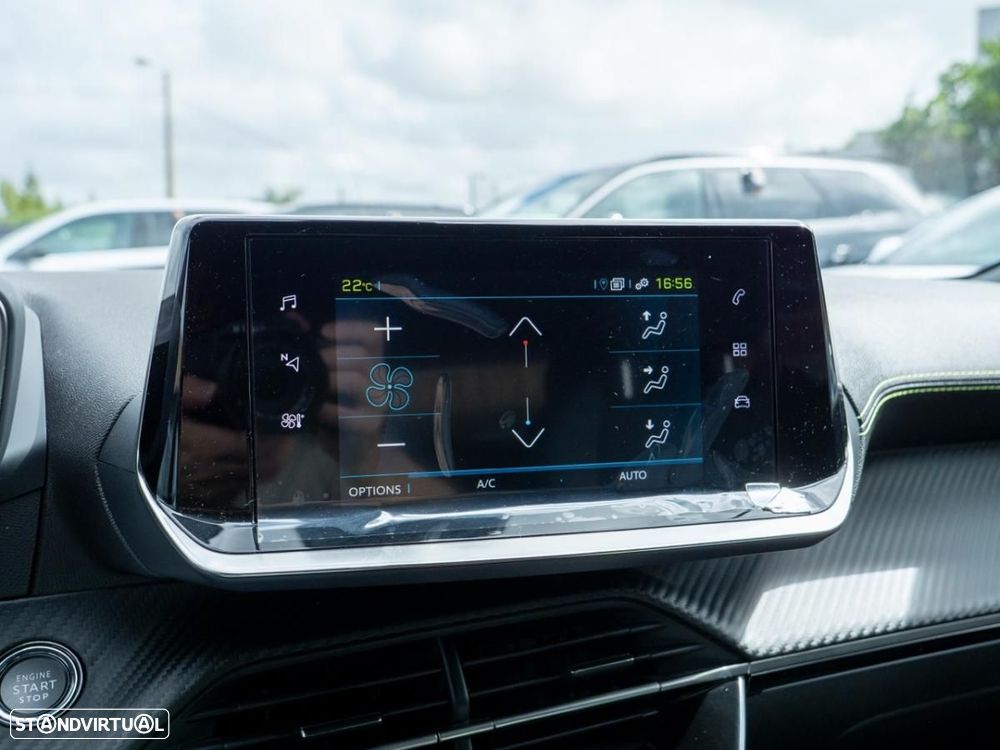 Peugeot e-2008 50 kWh GT - 32