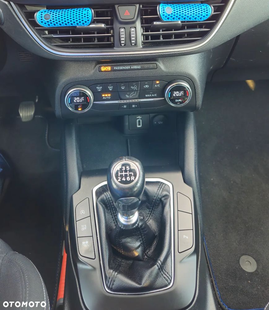 Ford Focus 1.0 EcoBoost Titanium Business - 14