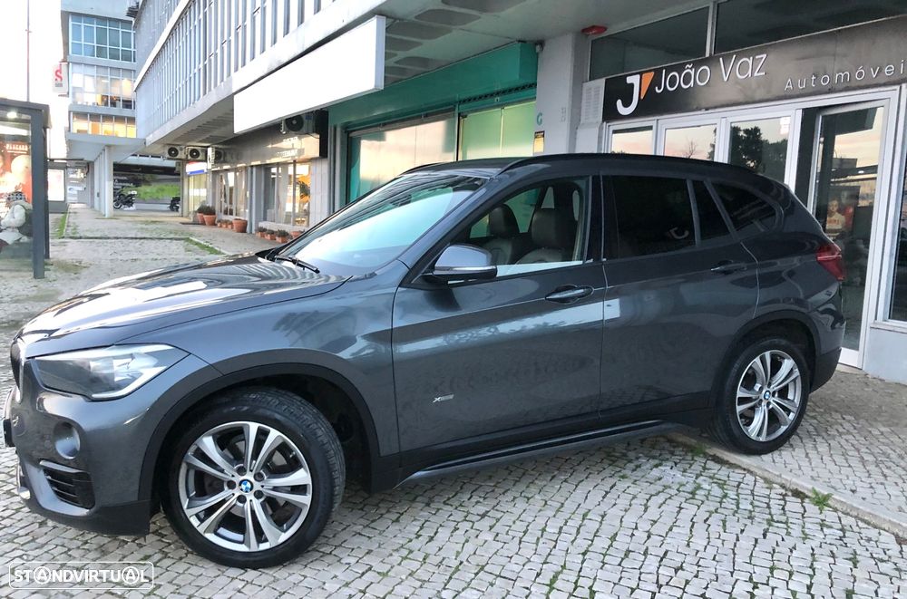BMW X1 18 d sDrive xLine - 4