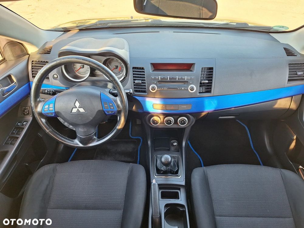 Mitsubishi Lancer 1.8 Invite - 21
