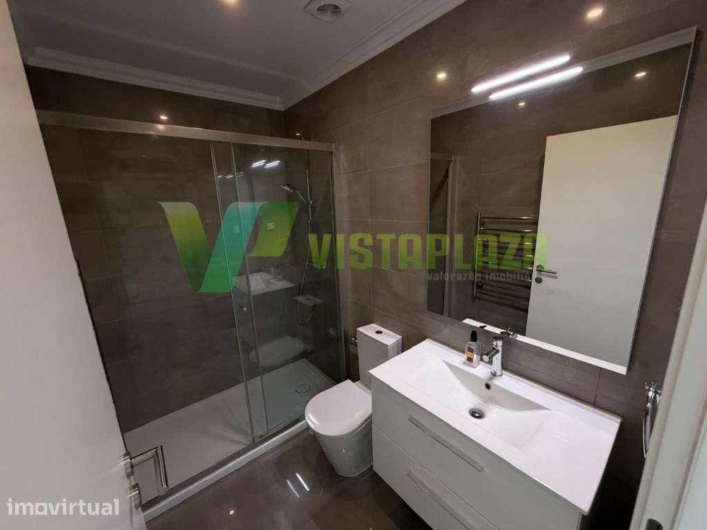 Moradia T4 para Arrendar na Bela Colina, Lagos - Piscina, Sauna e G... - Grande imagem: 5/12