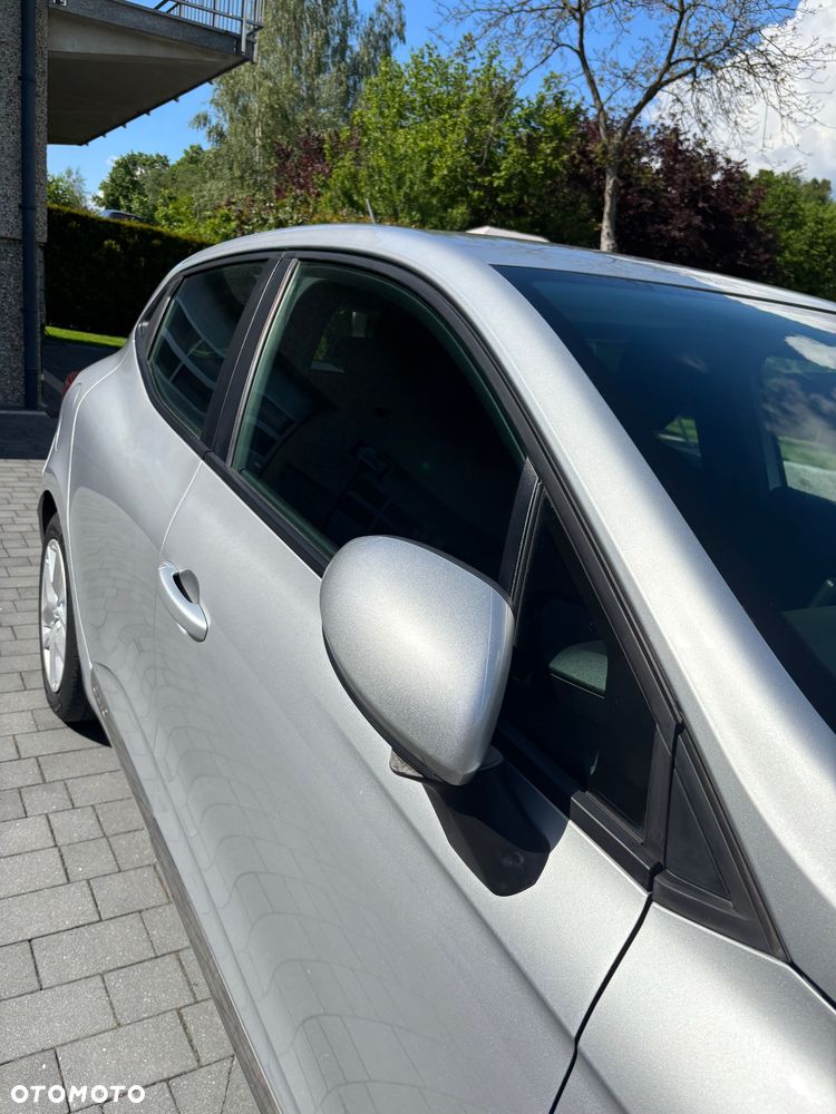Renault Clio - 11