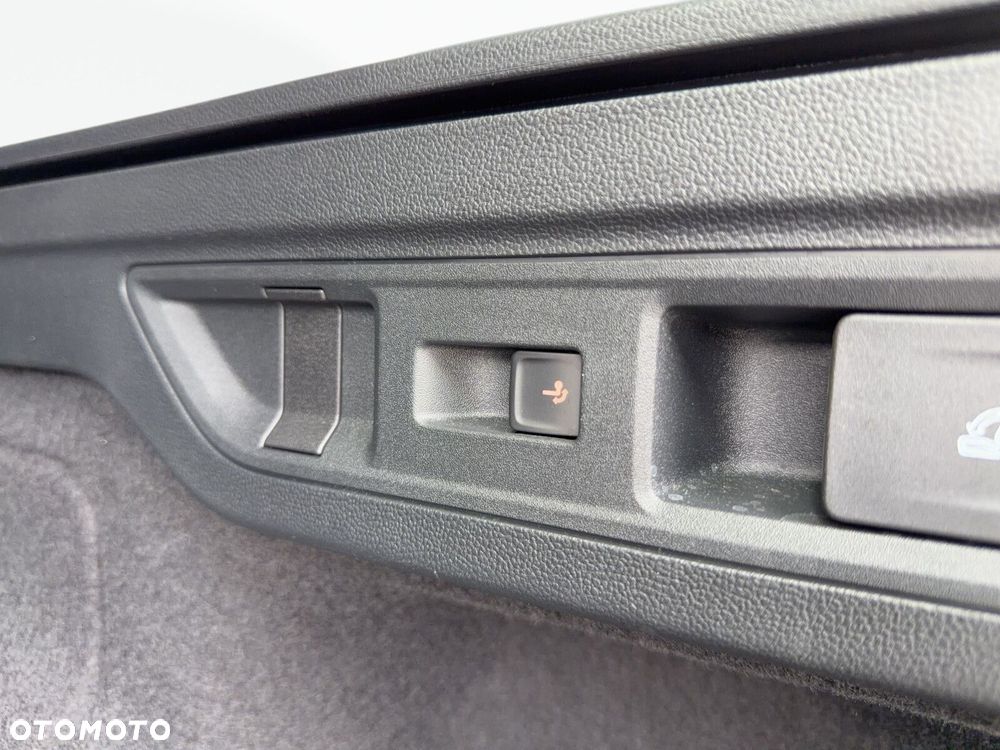 Volkswagen Passat - 36