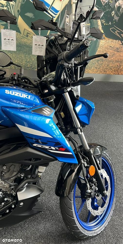Suzuki GSX - 23