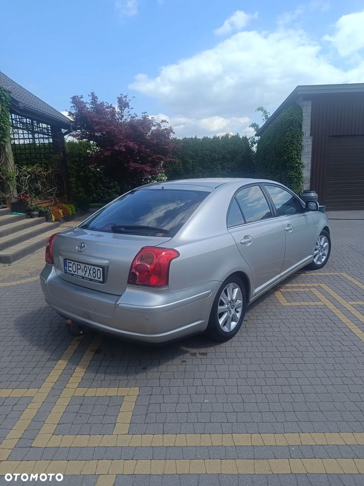 Toyota Avensis 1.8 VVT-i Sol - 3