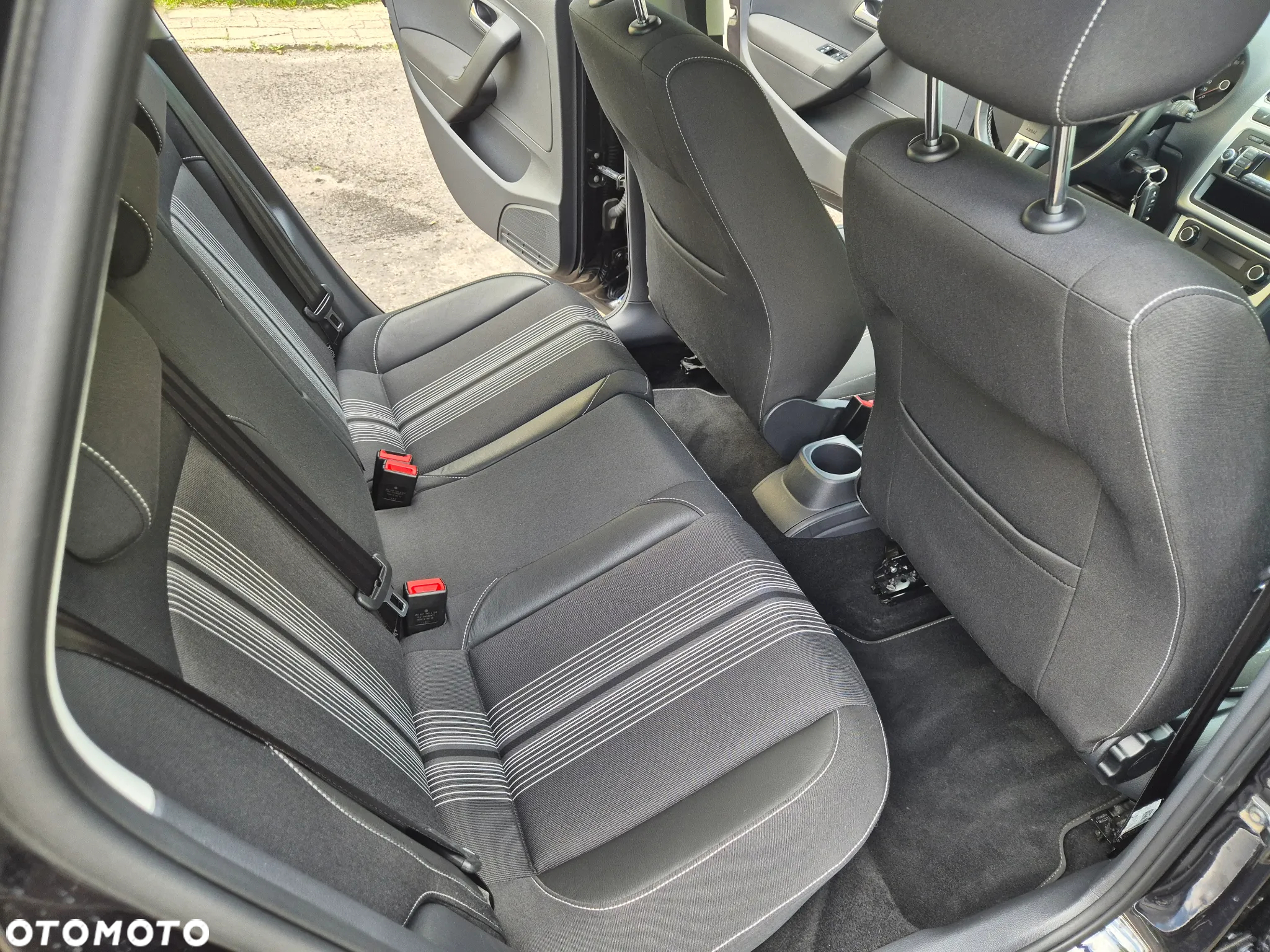 Volkswagen Polo 1.2 TSI MATCH - 11