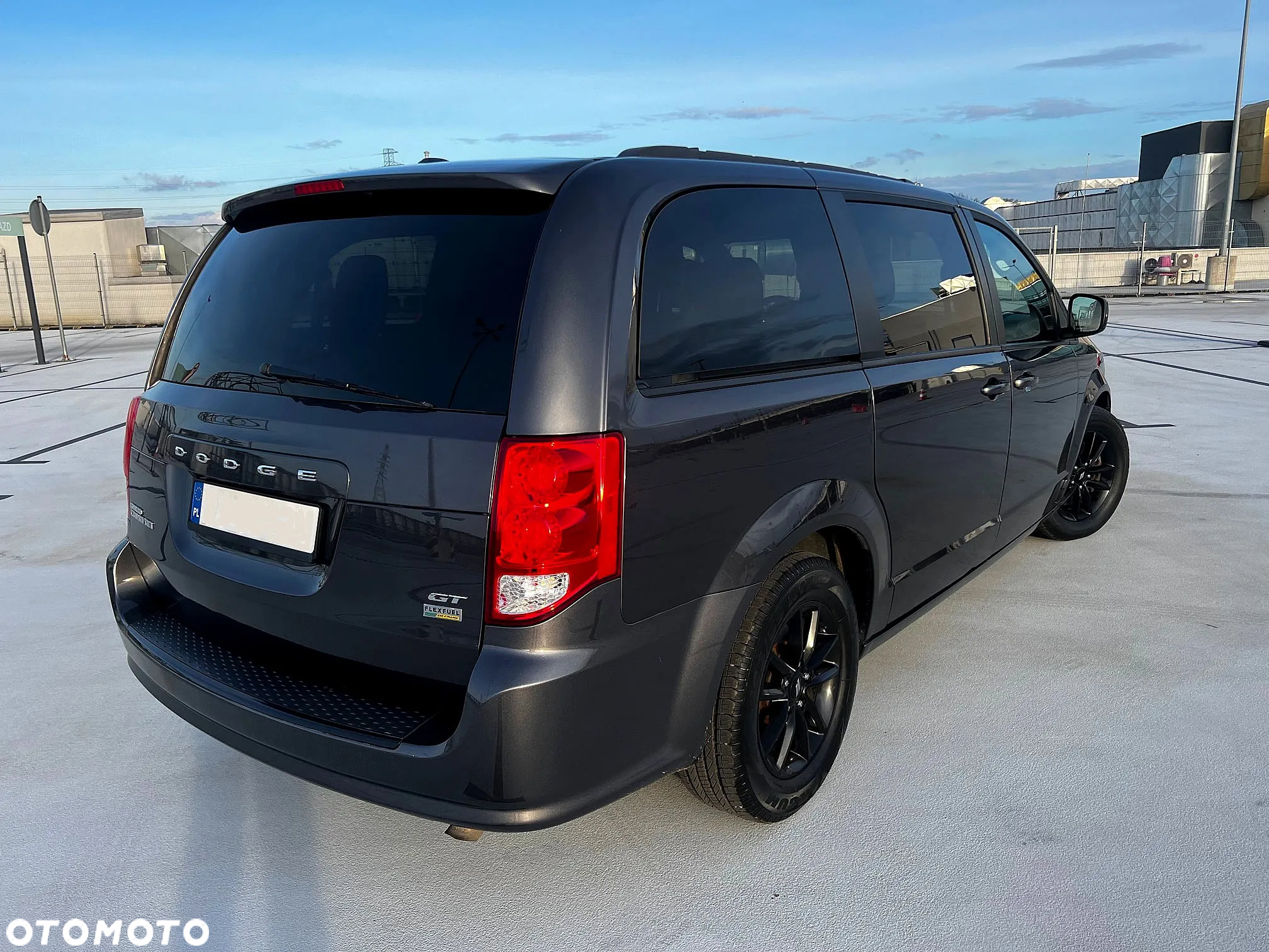 Dodge Grand Caravan - 11