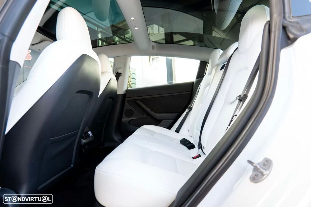 Tesla Model 3 - 25