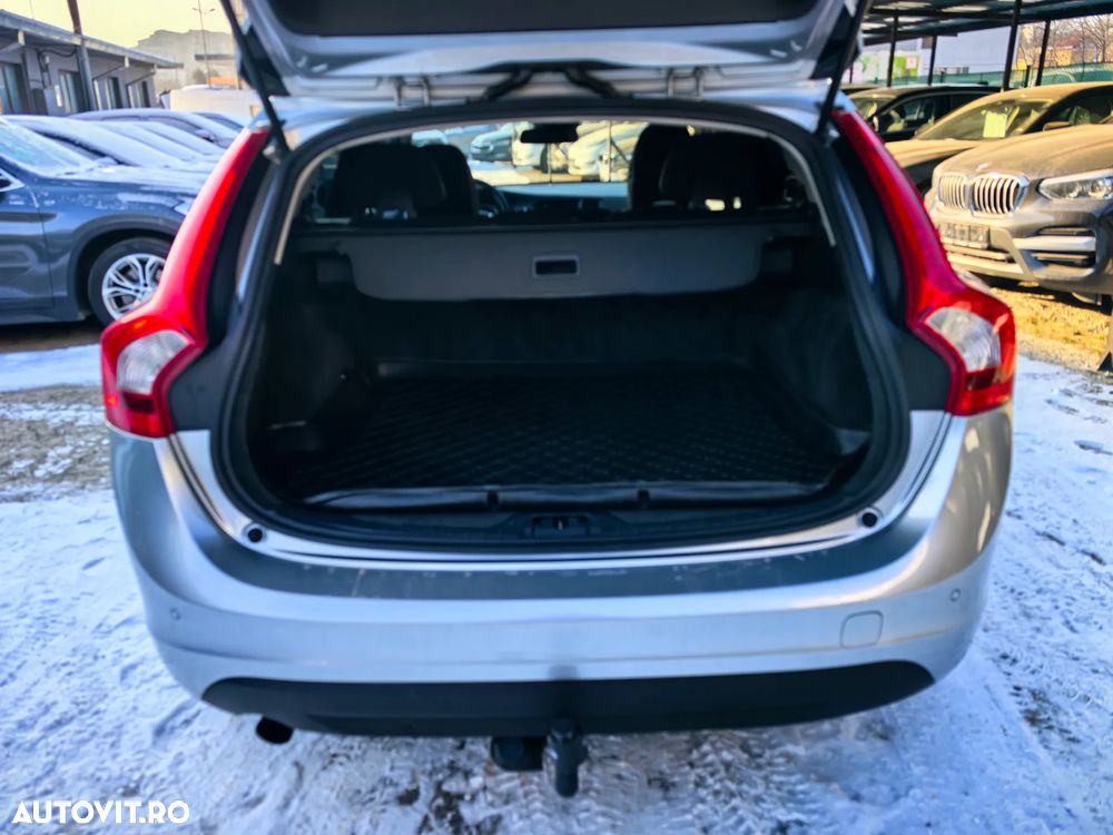 Volvo V60 D4 Geartronic Momentum - 13