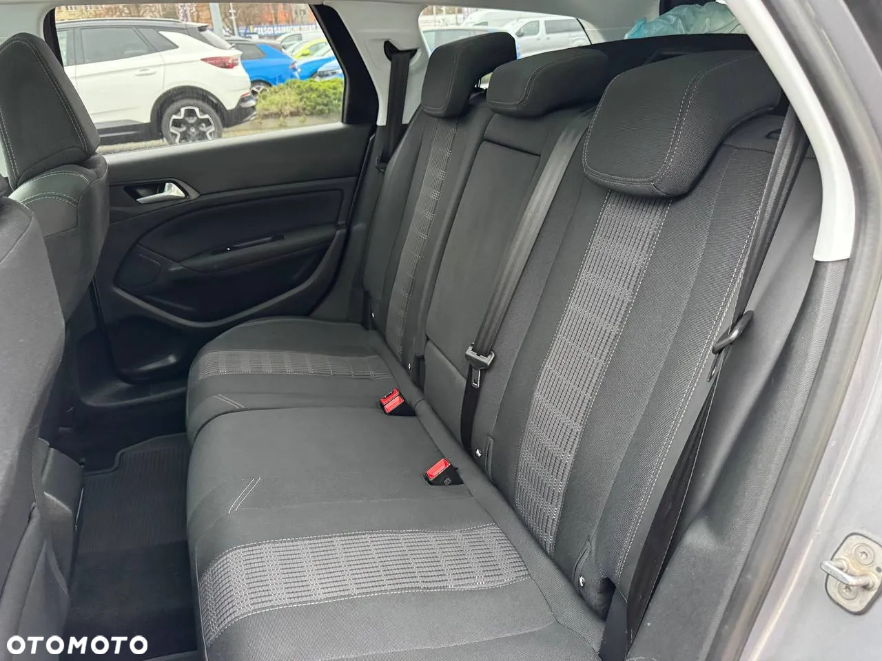 Peugeot 308 1.5 BlueHDi Allure Pack S&S - 15