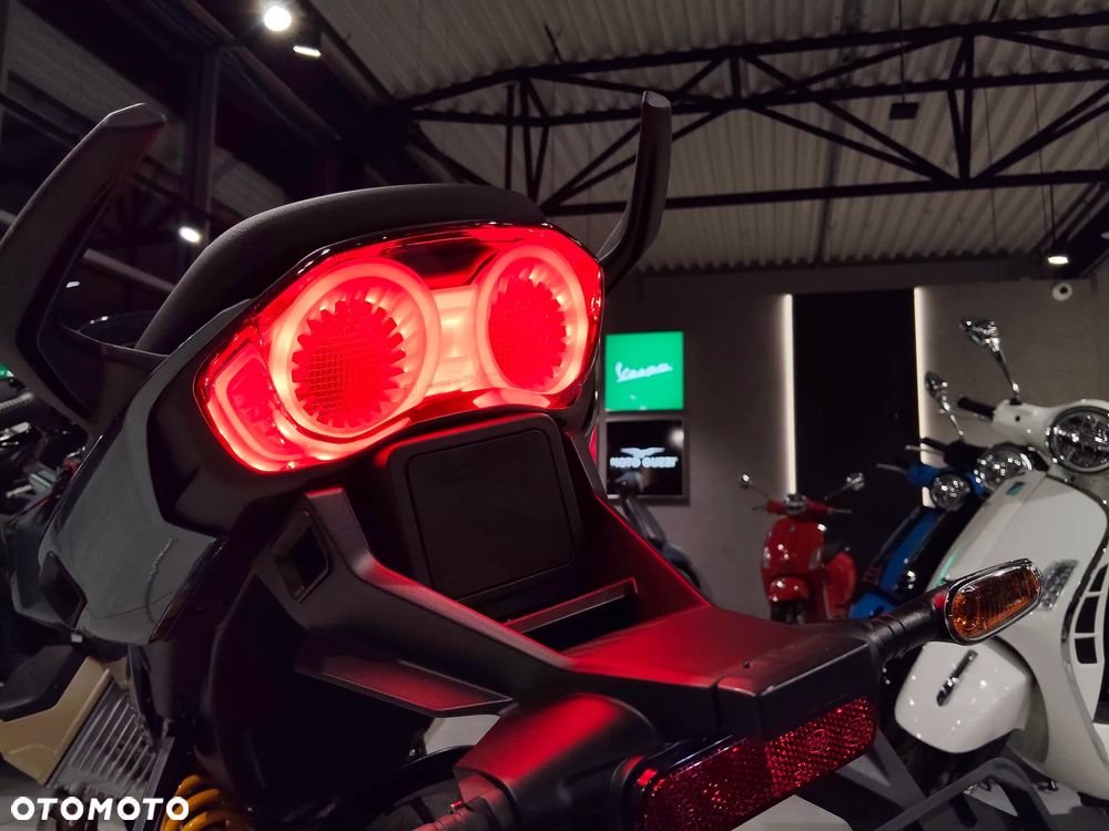 Moto Guzzi V100 Mandello - 6