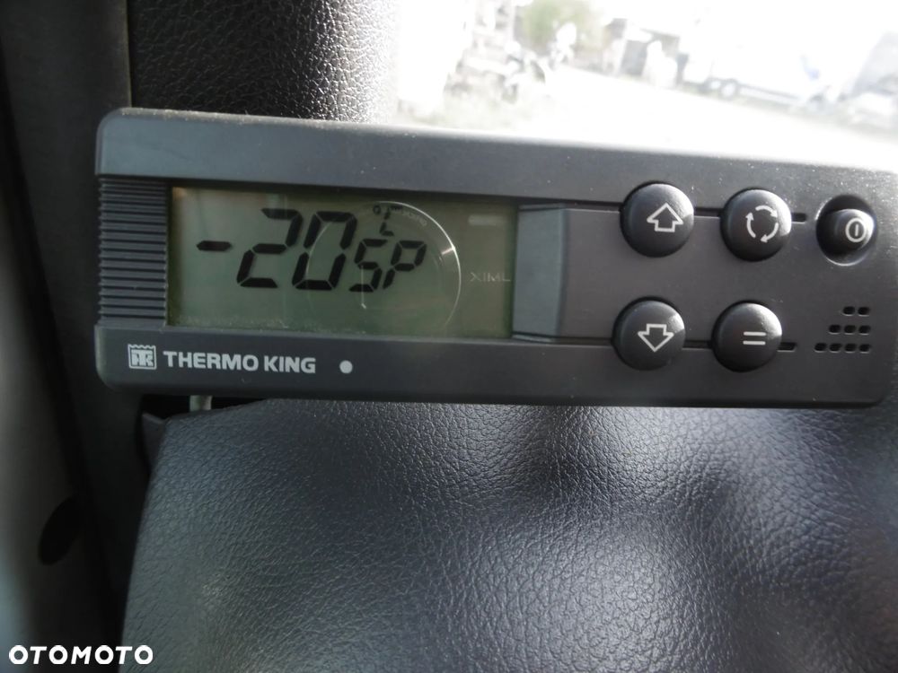 Mercedes-Benz Sprinter - 21