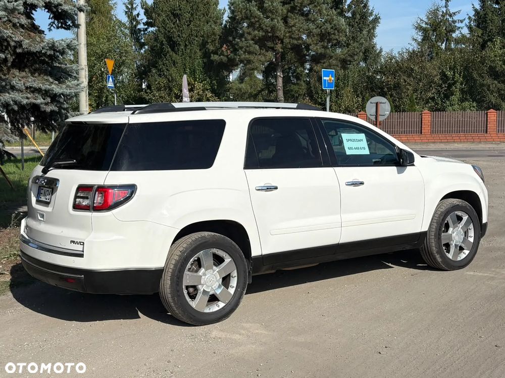 GMC Acadia - 4