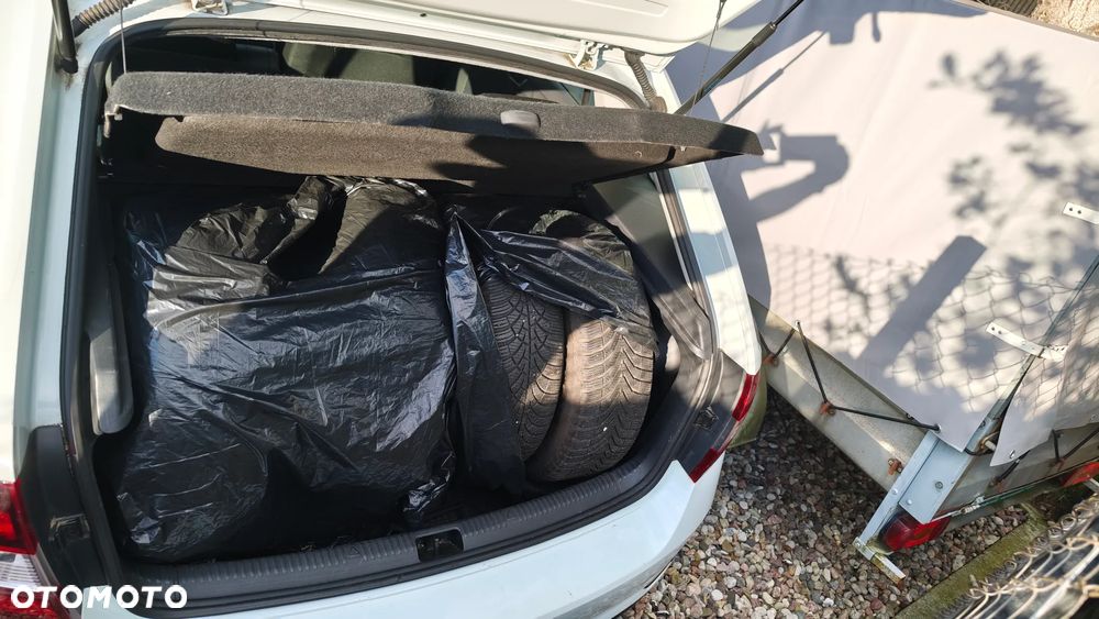 Skoda RAPID Spaceback 1.0 TSI Ambition - 17