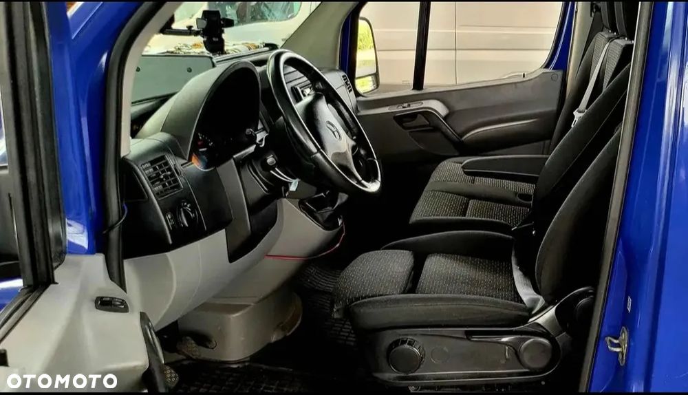Mercedes-Benz Sprinter - 11
