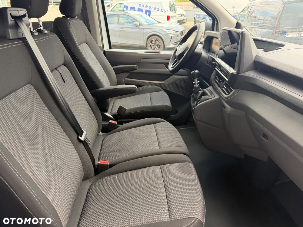 Volkswagen Transporter T7 Skrzyniowy z podwójną kabiną - 10