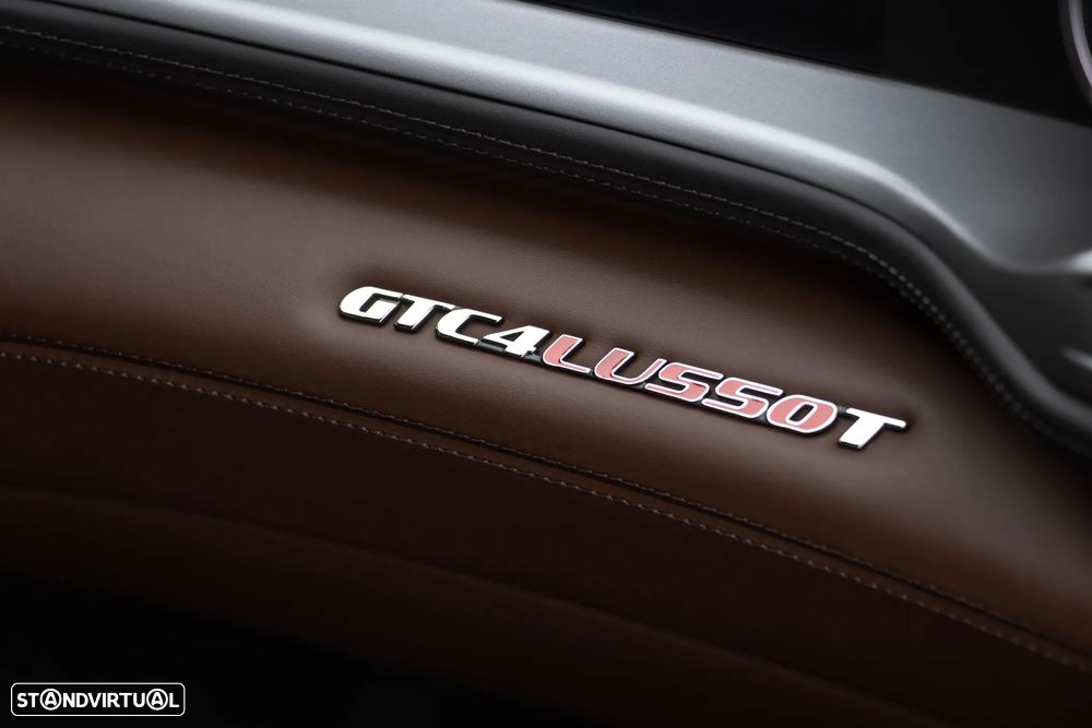 Ferrari GTC4 Lusso - 23