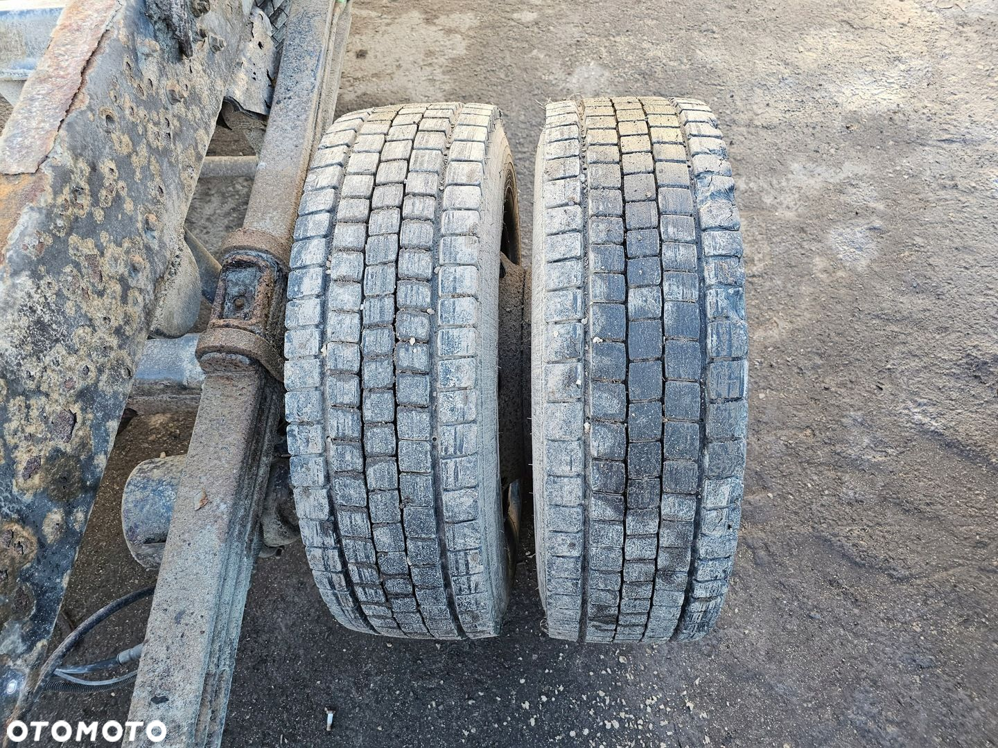 KOŁA KOŁO FELGI OPONY 4 sztuki RENAULT MIDLUM DUNLOP SP444 225/75 R 17,5 - 4
