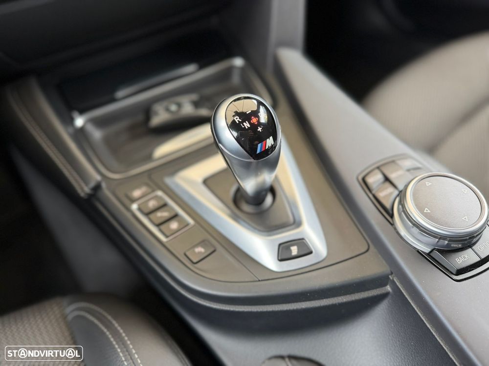 BMW M3 Auto - 40