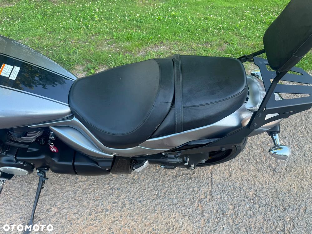 Suzuki Intruder - 29