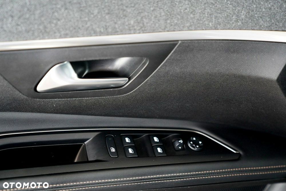 Peugeot 5008 1.6 PureTech GT Line S&S EAT8 - 14