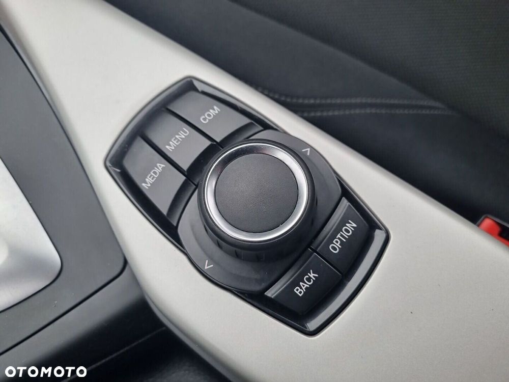 BMW Seria 1 118i - 22