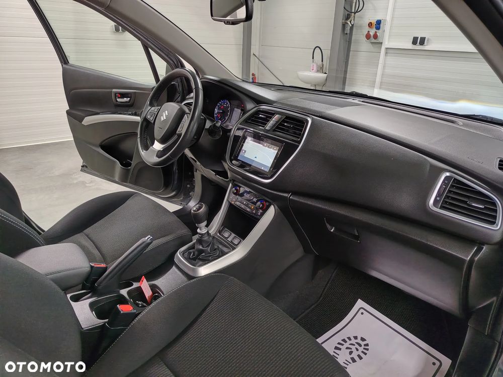 Suzuki SX4 S-Cross 1.4 Boosterjet Comfort - 28