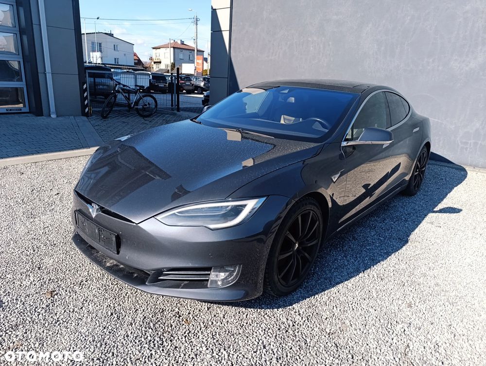 Tesla Model S - 17