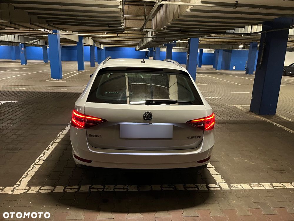 Skoda Superb 1.6 TDI Ambition DSG - 9