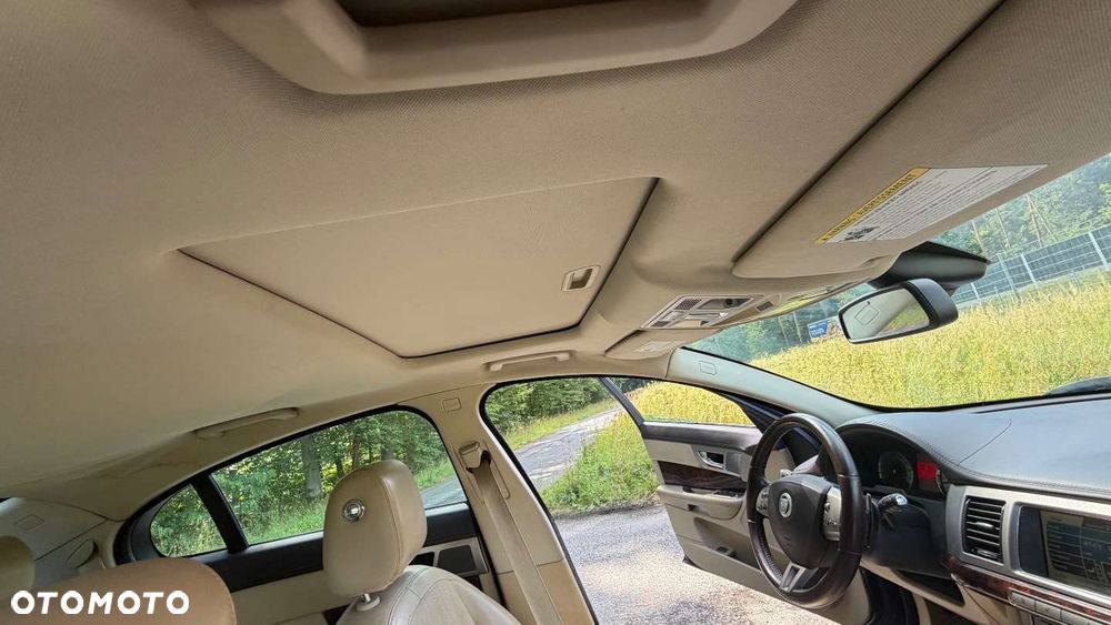 Jaguar XF 5.0 V8 Premium Luxury - 29