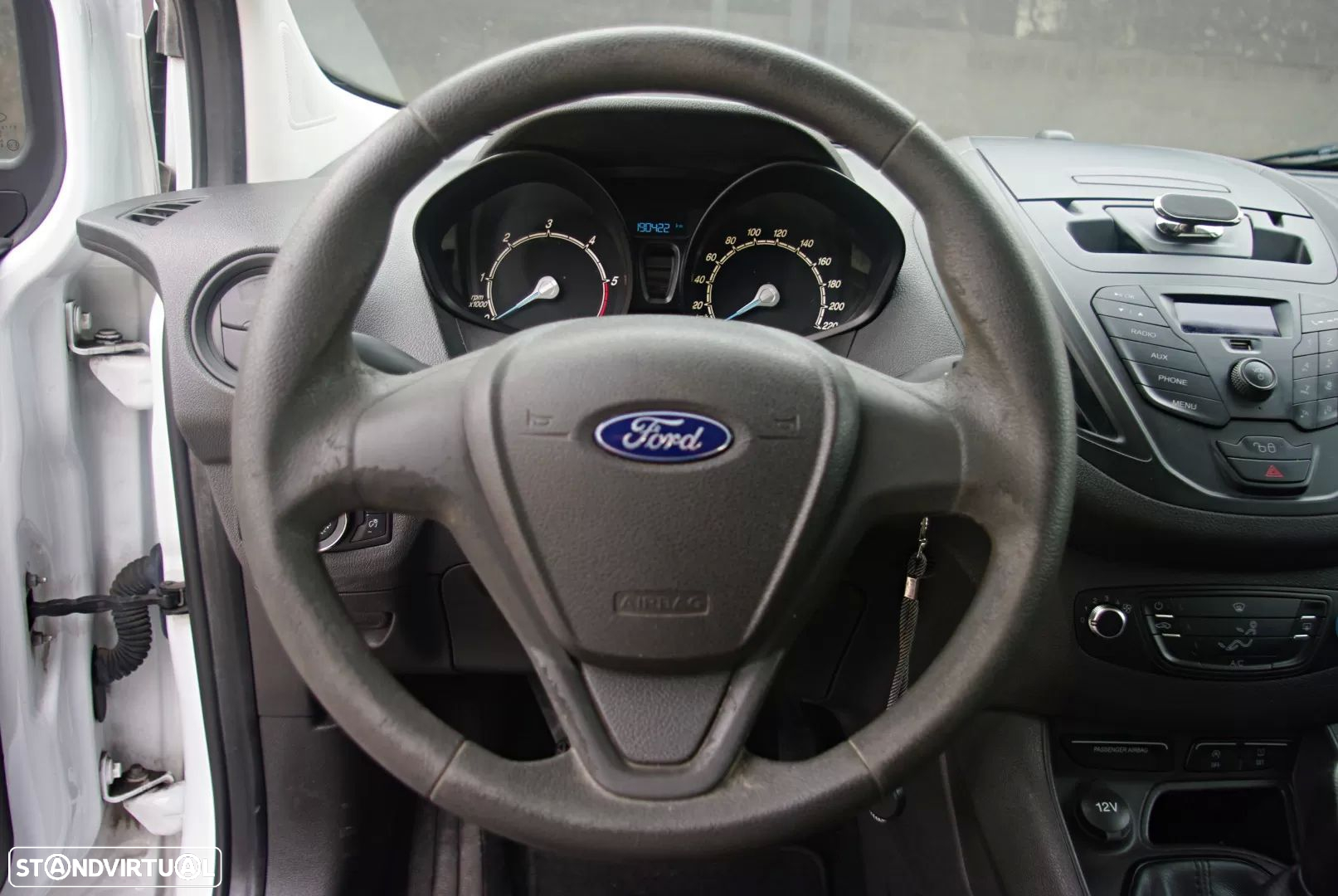 Ford Tourneo Courier 1.5 TDCi Ambiente - 25