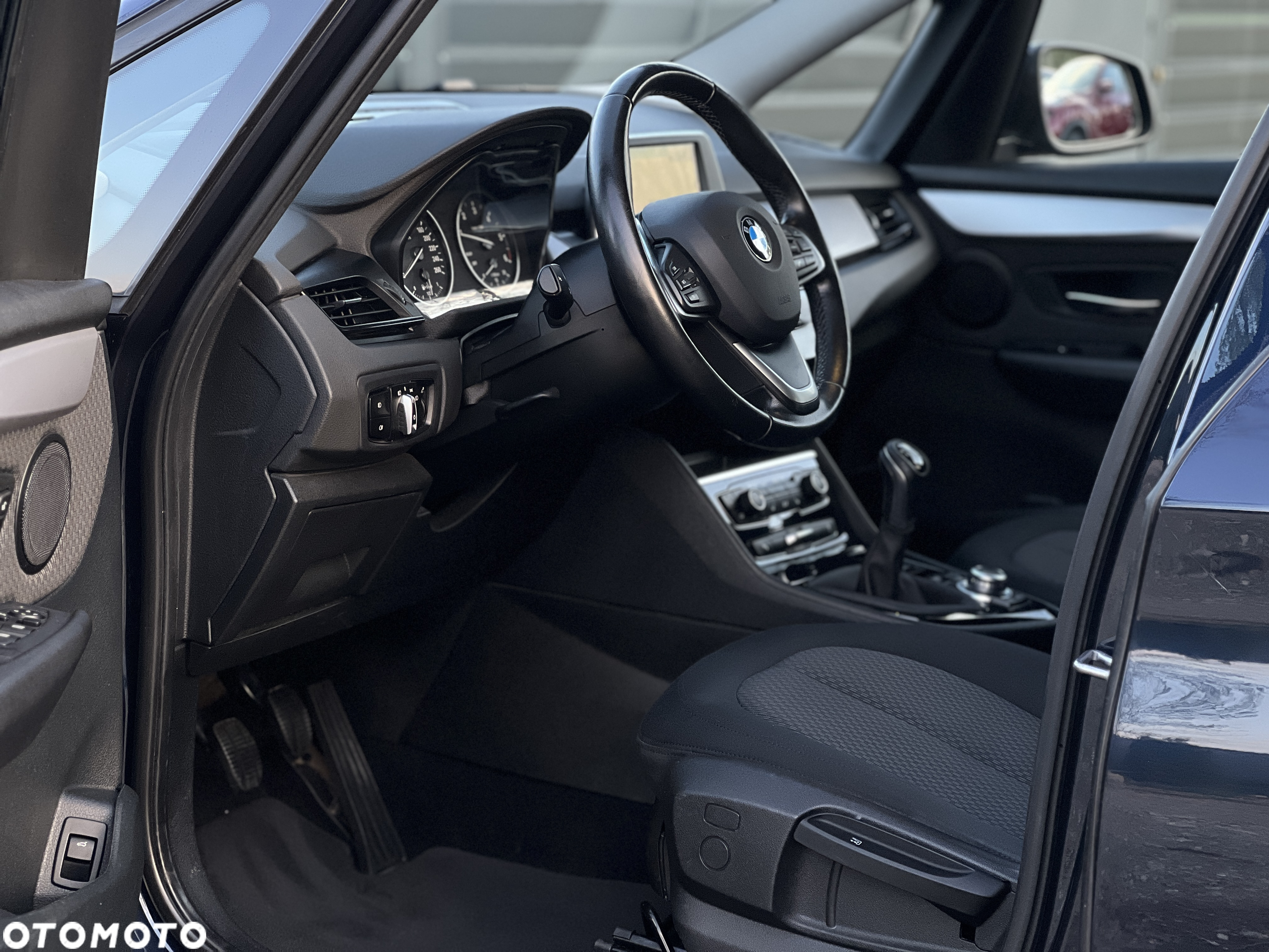 BMW Seria 2 218d Sport Line - 9