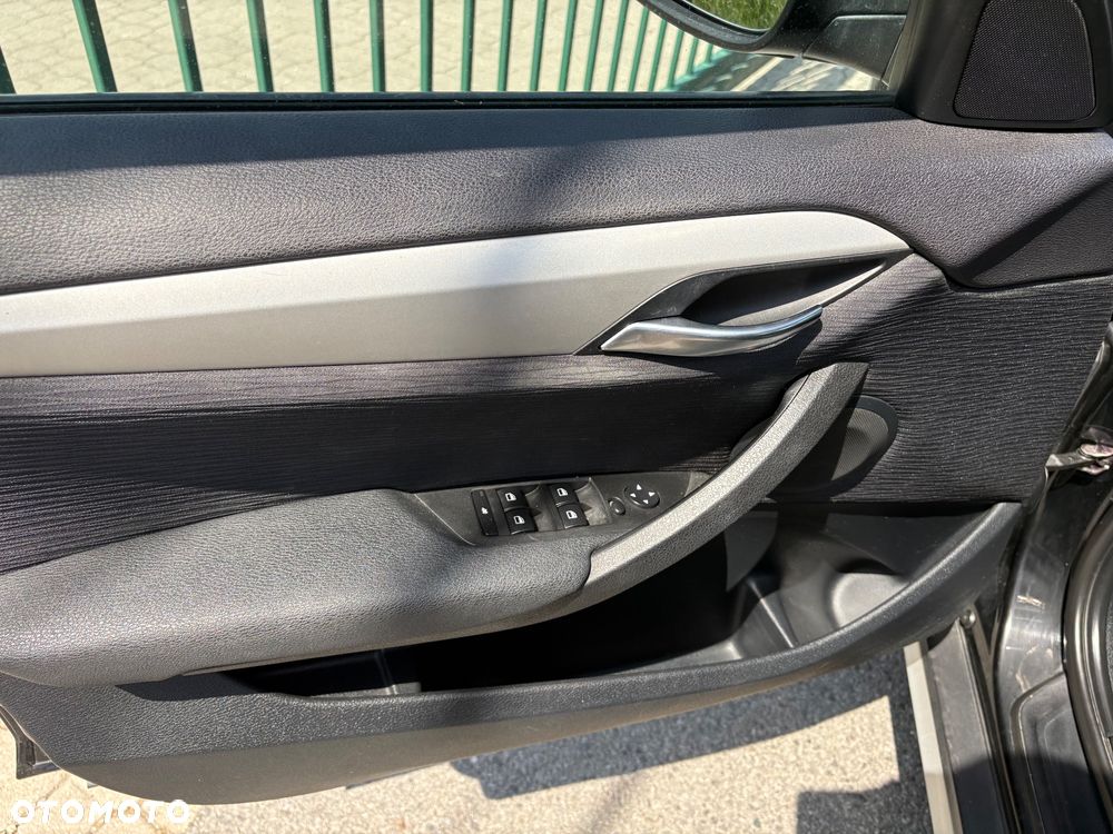 BMW X1 sDrive18d - 18