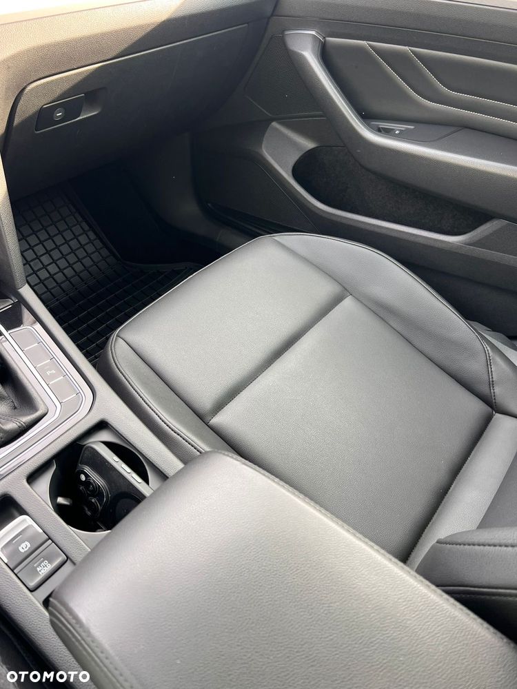 Volkswagen Passat 2.0 TDI EVO Business DSG - 18