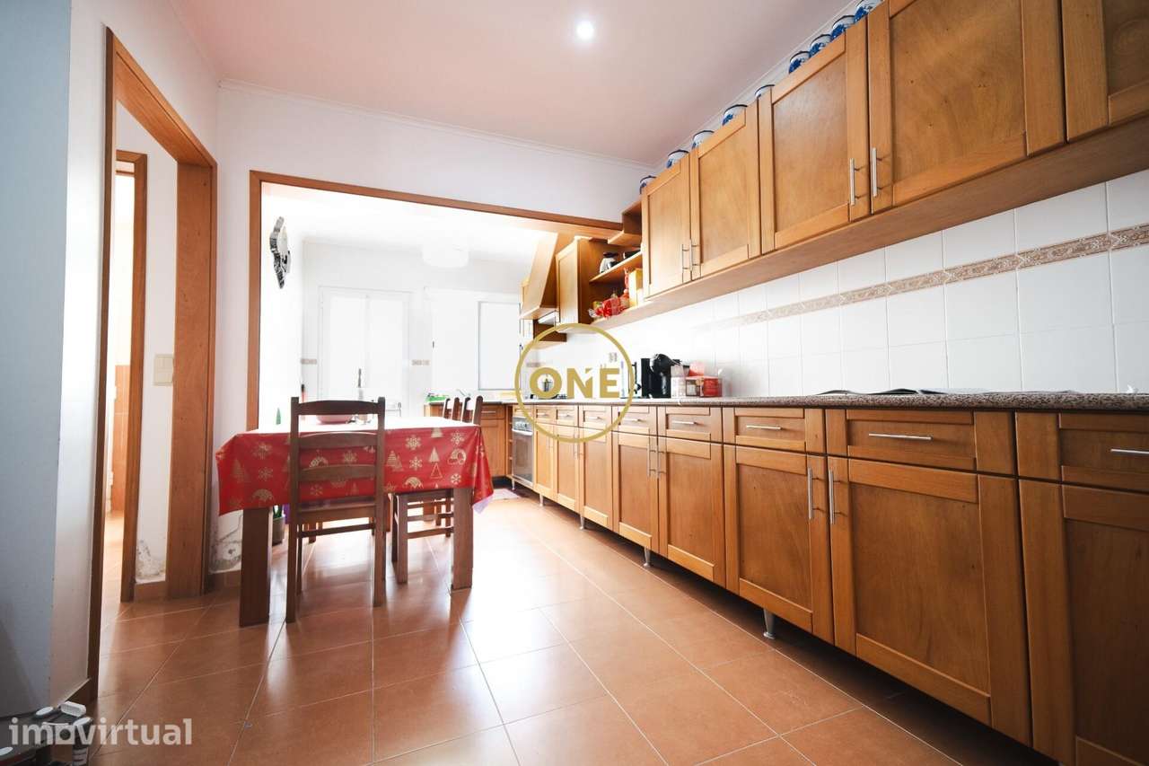 Moradia T3 com Anexo T2 e Quintal | Vila Franca do Campo - Grande imagem: 5/30