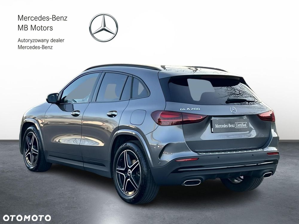 Mercedes-Benz GLA 200 AMG Line - 3