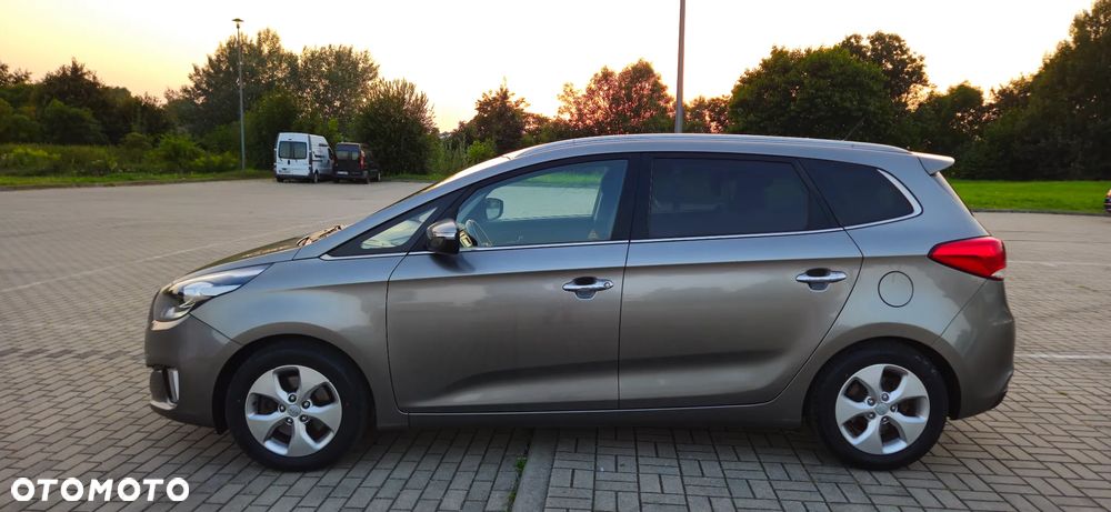 Kia Carens 1.7 CRDi L 7os - 17