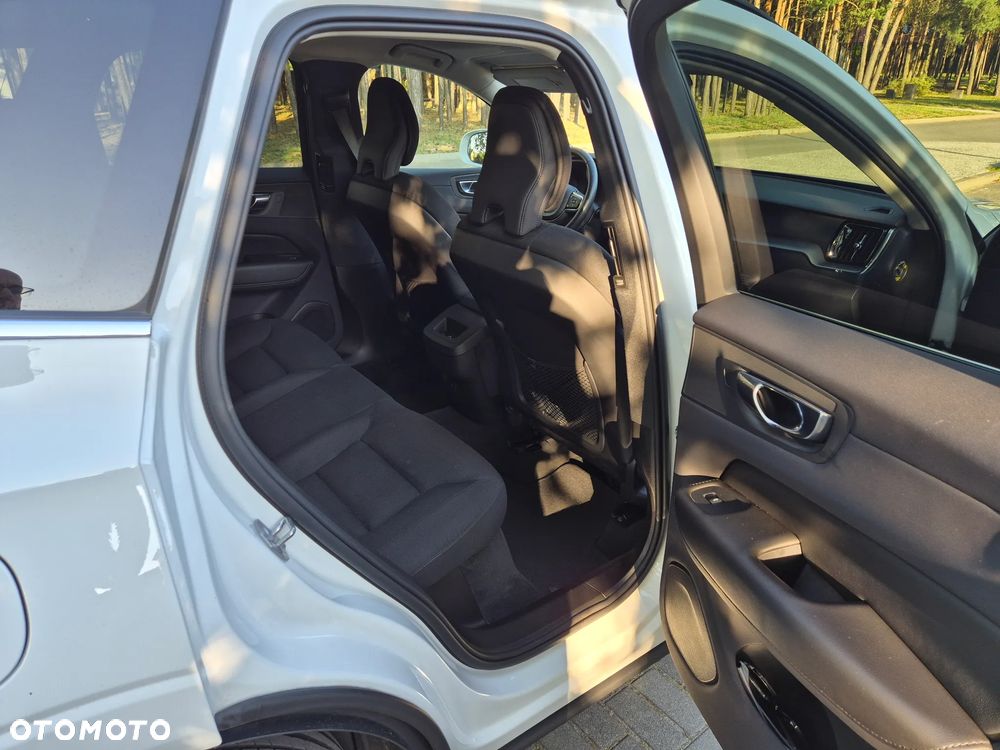Volvo XC 60 B4 B Momentum Pro - 12